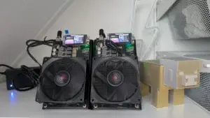 Bitcoin-Waren - https://www.bitcoinstuffstore.com Twee NerdQaxe++ miners en een Lightning Piggy op parasite.space