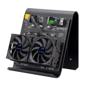 nerdoctaxe gamma voorkant met 8x bm1370 chips en twee thermalright axp90 x53 koelers
