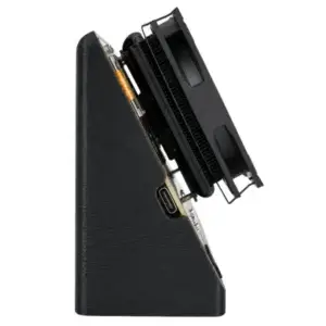 Bitaxe Naja Duo zijkant met AXP90-X47 koeler en USB-C-poort